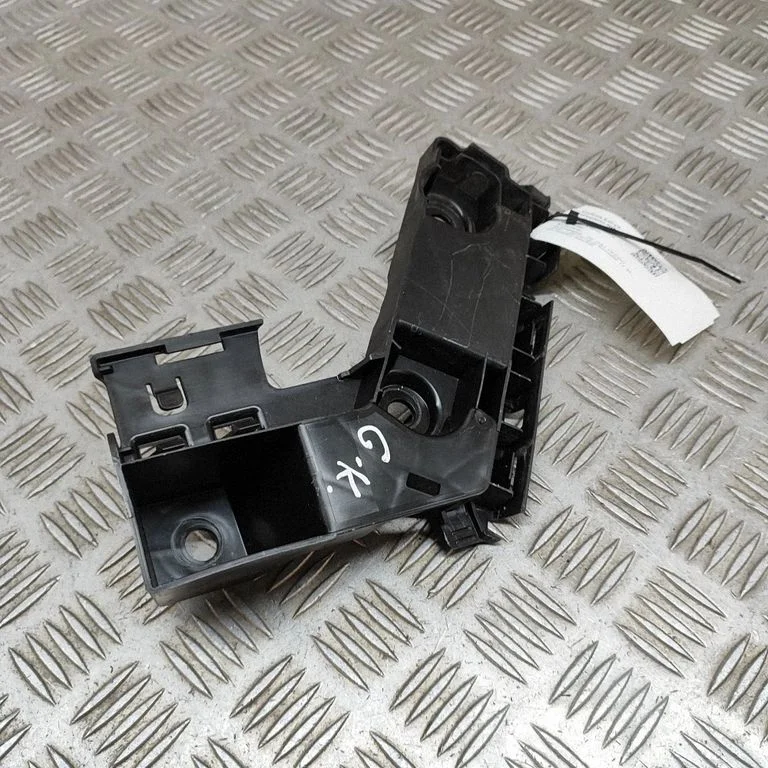 Rear bumper mounting bracket – Volkswagen e-Golf (2014-)