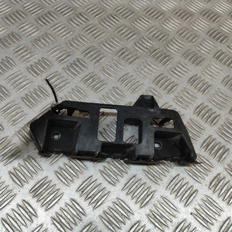 Rear bumper mounting bracket – Porsche Cayenne (92A) (2010-2017)