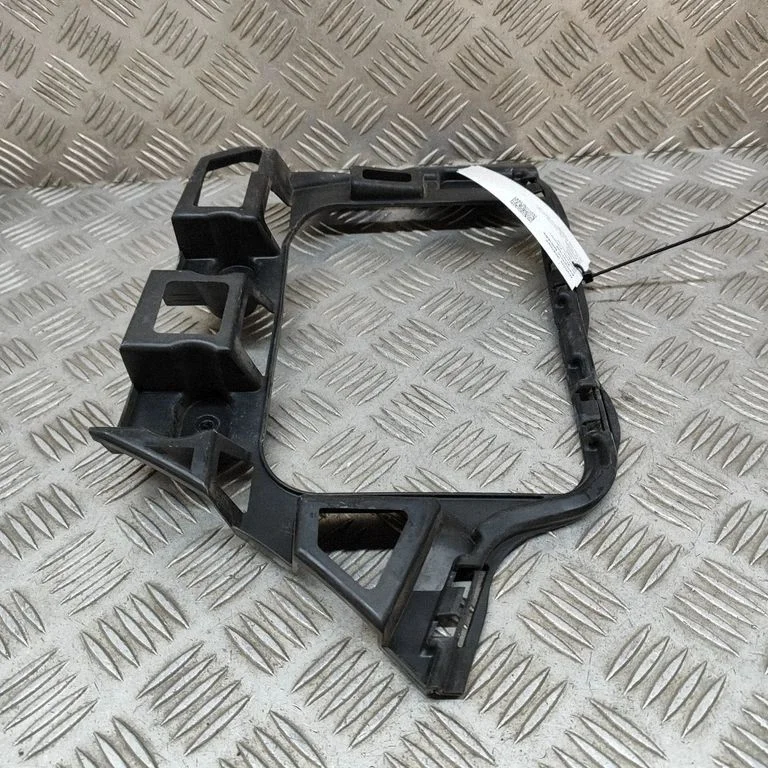Aizmugurējā bufera turētājs 7P6807394E