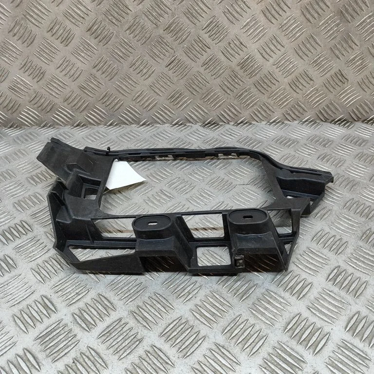 Aizmugurējā bufera turētājs 7P6807393E