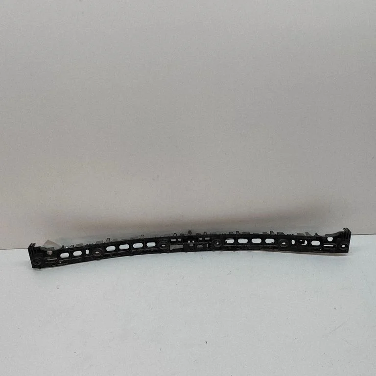 Tagumise kaitseraua kinnitusklamber 5F9807863A – Seat Leon (5F) (2012-2019)