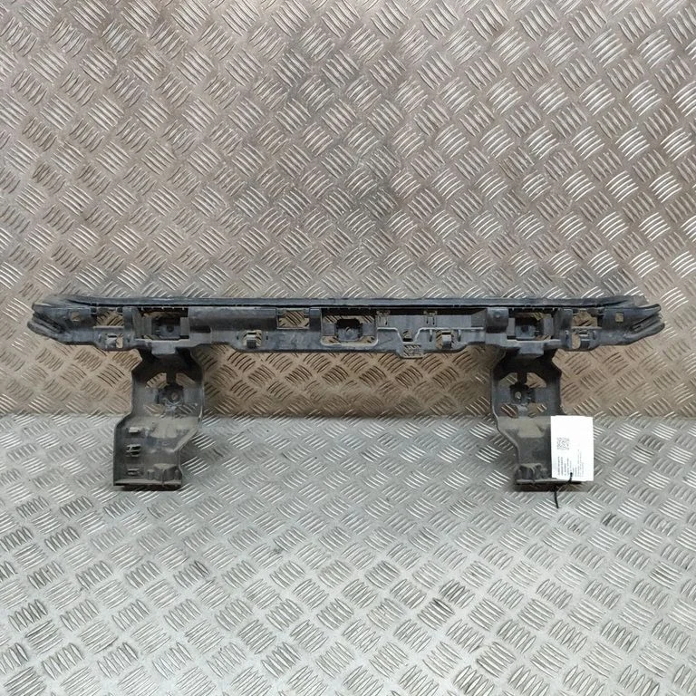 Aizmugurējā bufera turētājs 8494944