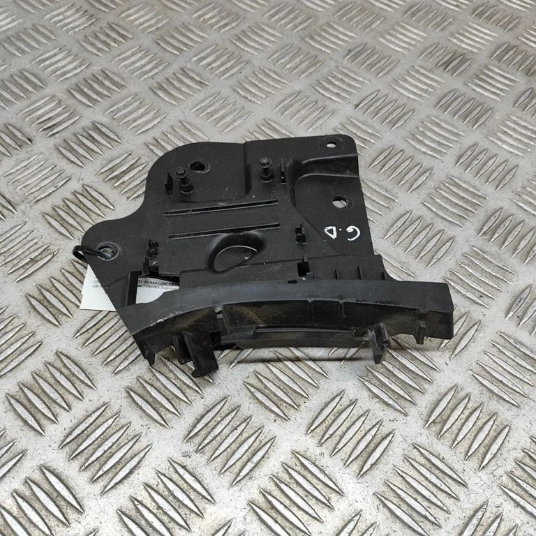 Aizmugurējā bufera turētājs L1TB17E850A