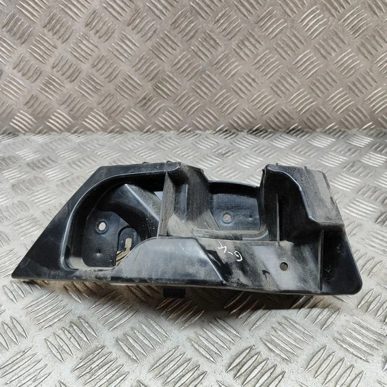 Aizmugurējā bufera turētājs DS7317E851S