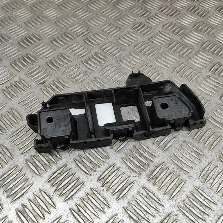 Aizmugurējā bufera turētājs 7P5807484D
