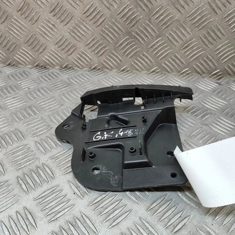 Aizmugurējā bufera turētājs L1TB17E851A
