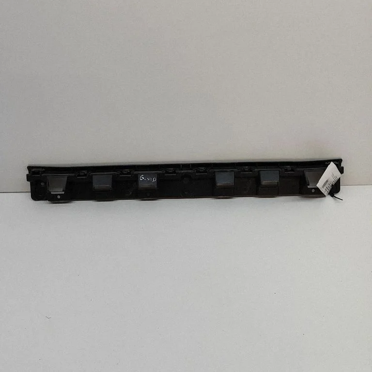Aizmugurējā bufera turētājs L1TB17B861A