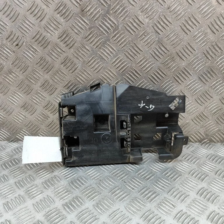 Aizmugurējā bufera turētājs 31352284