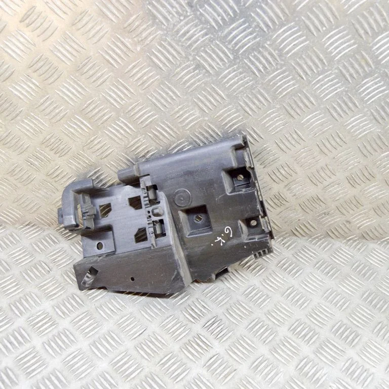 Rear bumper mounting bracket – Volvo V60 (2018-)