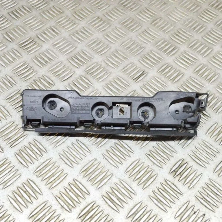 Aizmugurējā bufera turētājs L1TB17A882A