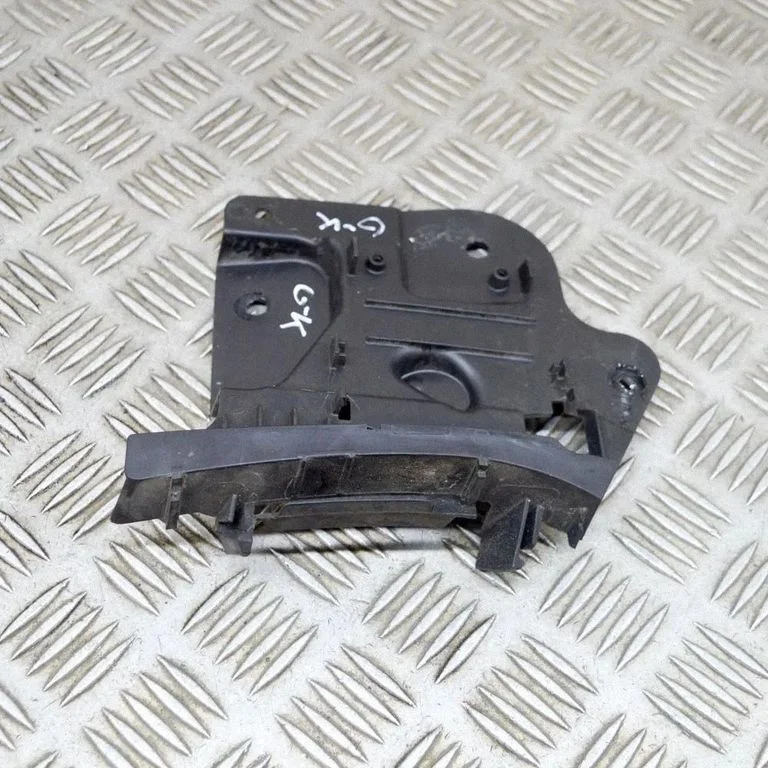 Aizmugurējā bufera turētājs L1TB17E851A