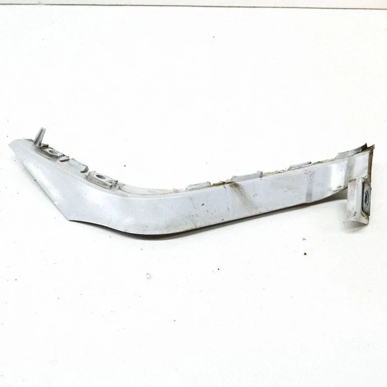 Rear bumper mounting bracket – Land Rover Range Rover Evoque L538 (2011-2018)