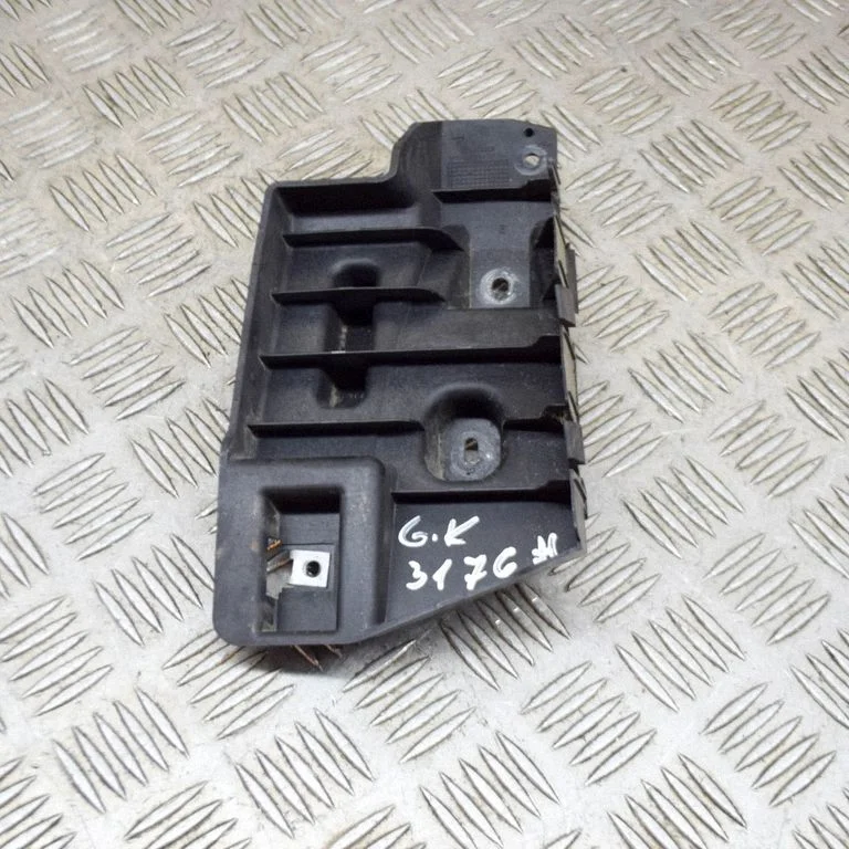 Aizmugurējā bufera turētājs 670003326