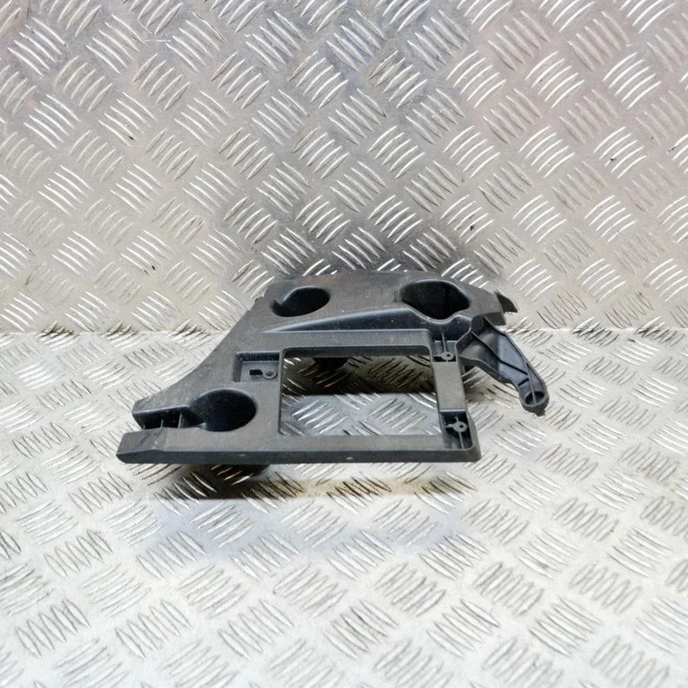 Aizmugurējā bufera turētājs 4G5837394