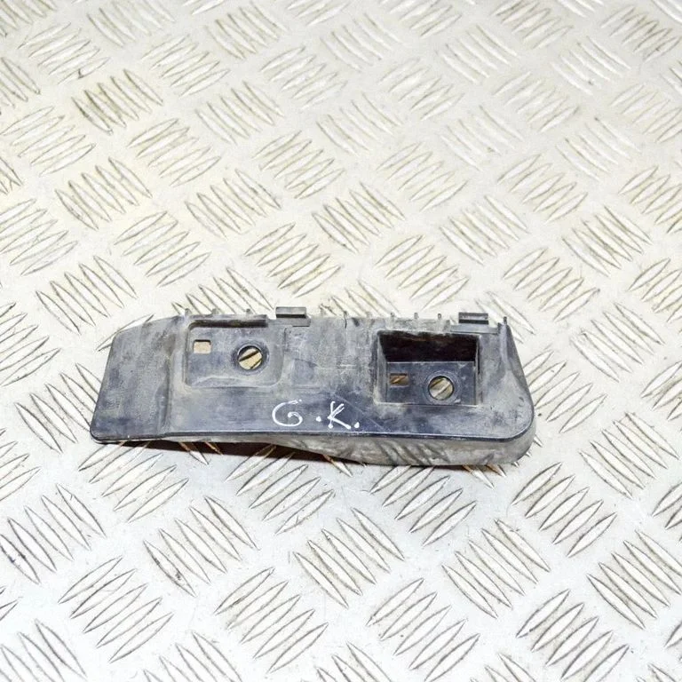 Aizmugurējā bufera turētājs 108399200D