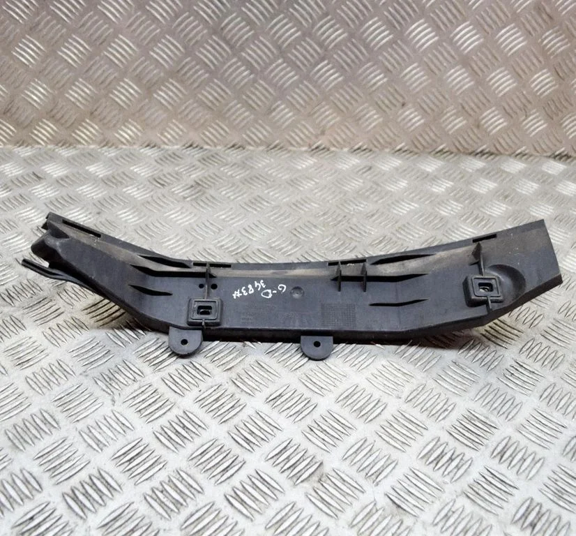 Rear bumper mounting bracket 09466907 – Volvo C70 (2006-2010)