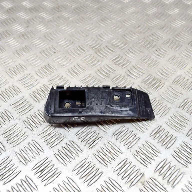 Aizmugurējā bufera turētājs 108399300E
