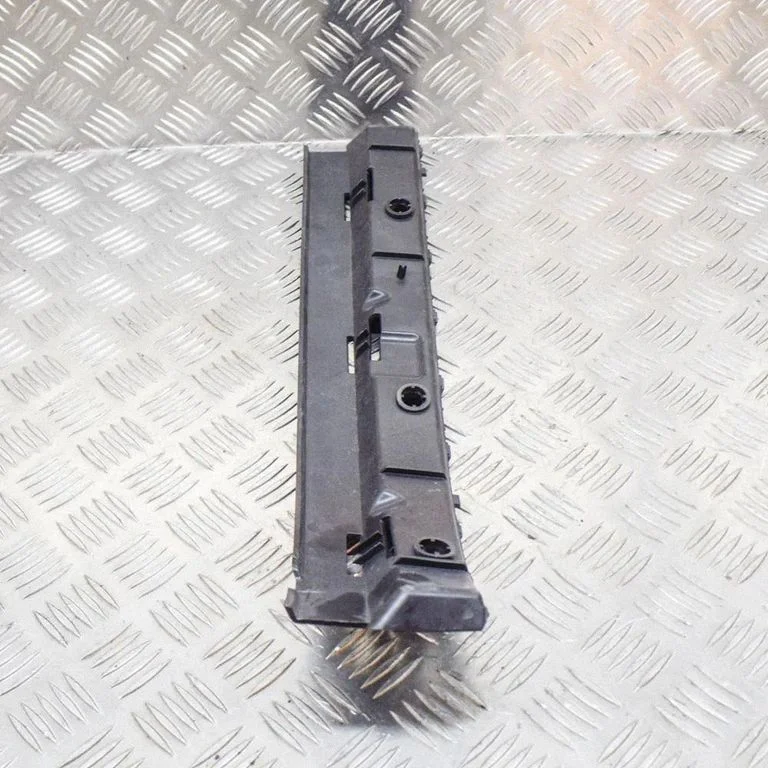 Rear bumper mounting bracket – Jaguar XJ X351 (2009-2019)