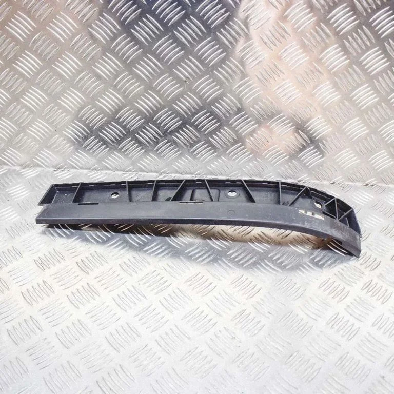 Rear bumper mounting bracket – Jaguar XJ X351 (2009-2019)