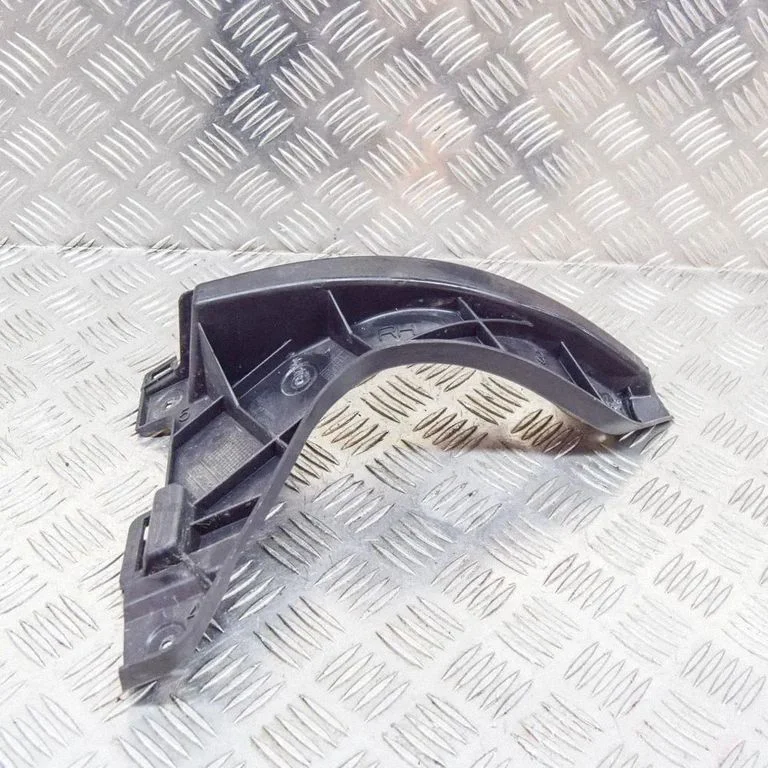 Aizmugurējā bufera turētājs – Opel Zafira C (2011-2019)