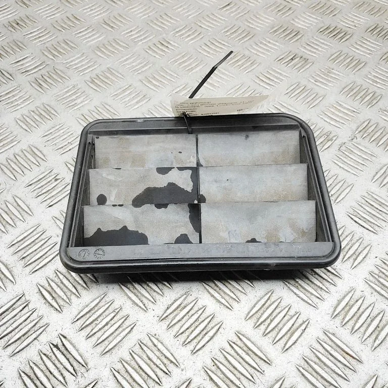 Ventilatsioonirest 9176945