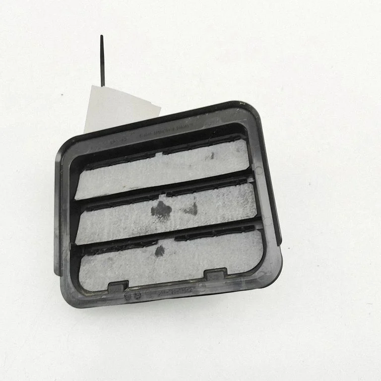 Quarter panel pressure vent 80009821