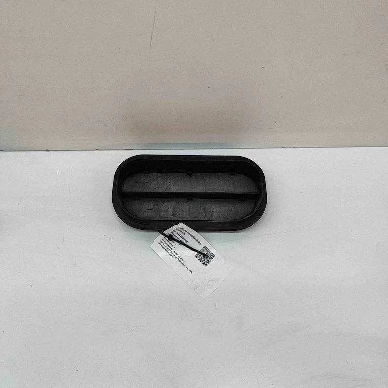 Ventilatsioonirest 6R0819465