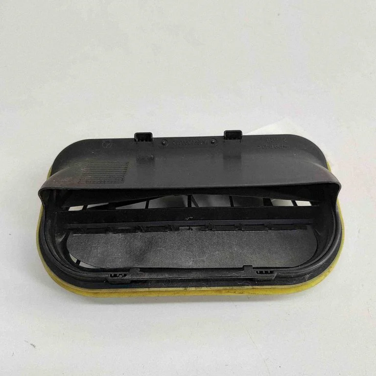 Ventilācijas režģis – Mercedes-Benz CLA klase C117 X117 W117 (2013-2019)