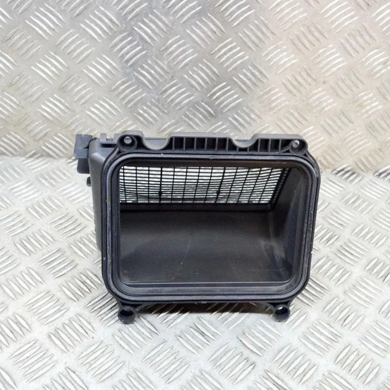 Ventilācijas režģis 4KR819904