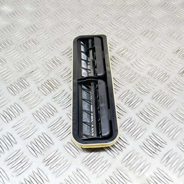 Quarter panel pressure vent – Mercedes-Benz CLK-Class C207 A207 (2010-2017)