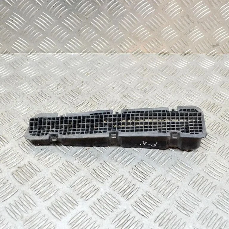Ventilācijas režģis MB609499