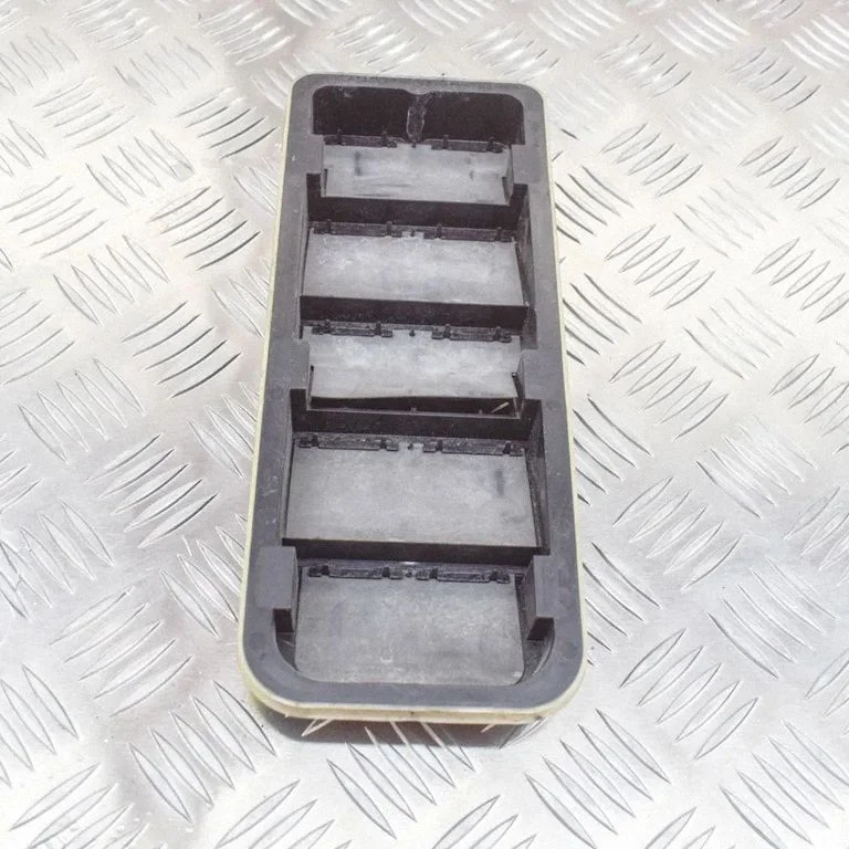 Quarter panel pressure vent – Volvo V40 (2012-2019)