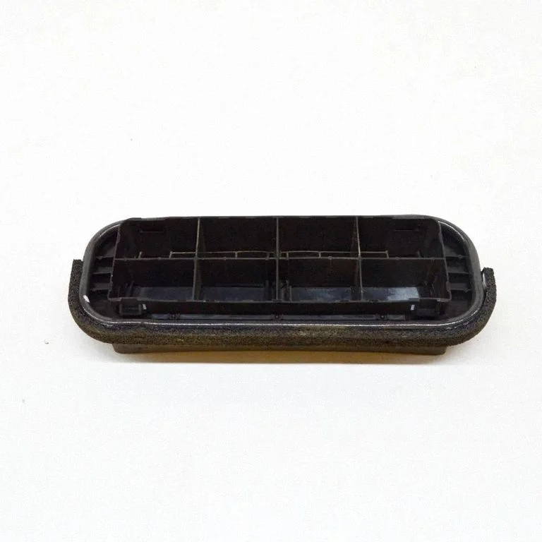 Quarter panel pressure vent – Nissan Leaf I (ZE0) (2010-2017)