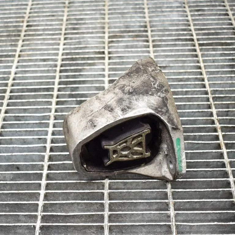 Gearbox mount 31339953