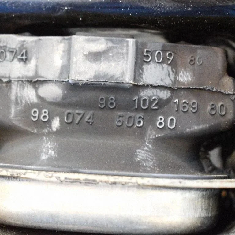 Ātrumkārbas spilvens – Peugeot 208 I (2012-2019)