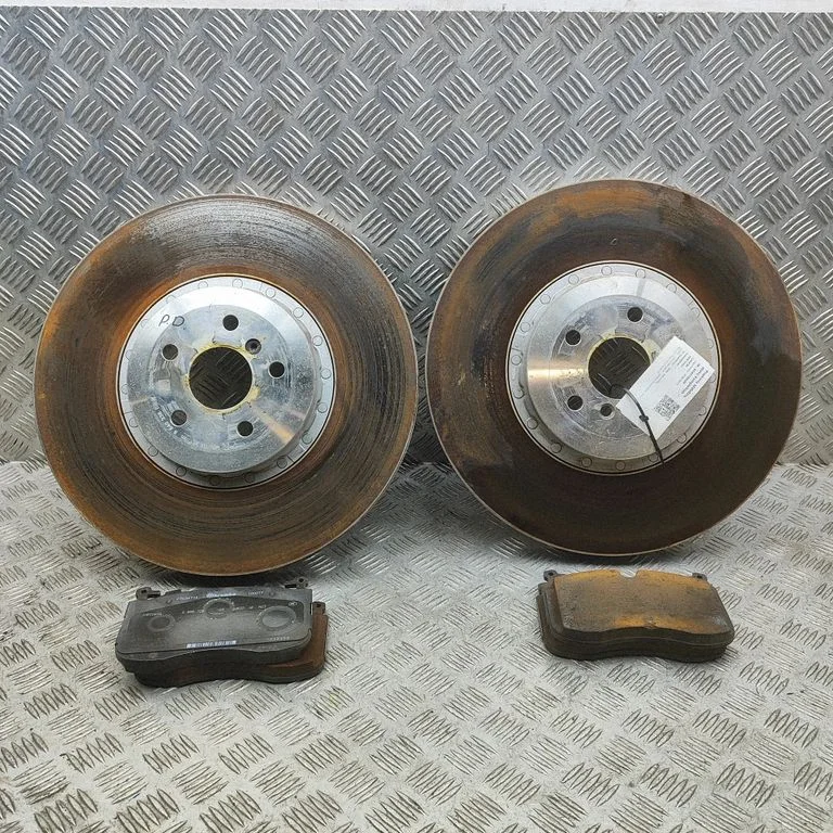 Esimene piduriketas 8840335