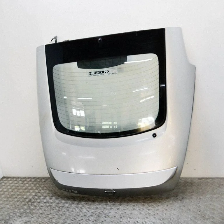 Tagaluuk (pakiruumi) K0100CD7AM