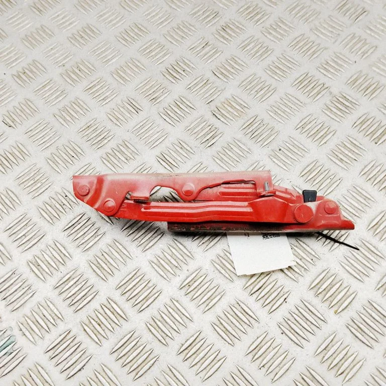 Aizmugurējā vāka eņģe (-es) SU00301461