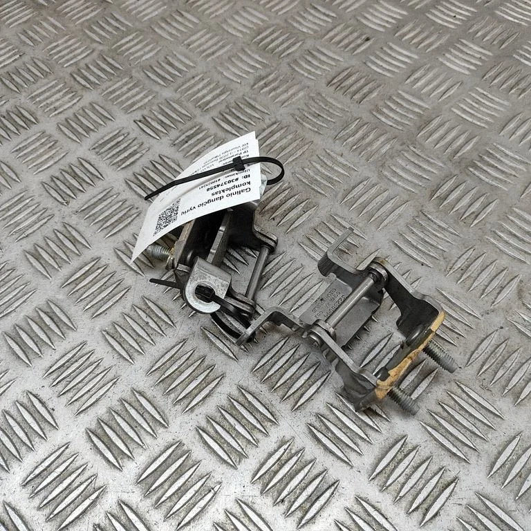Aizmugurējā vāka eņģe (-es) – Volvo XC90 (2014-)