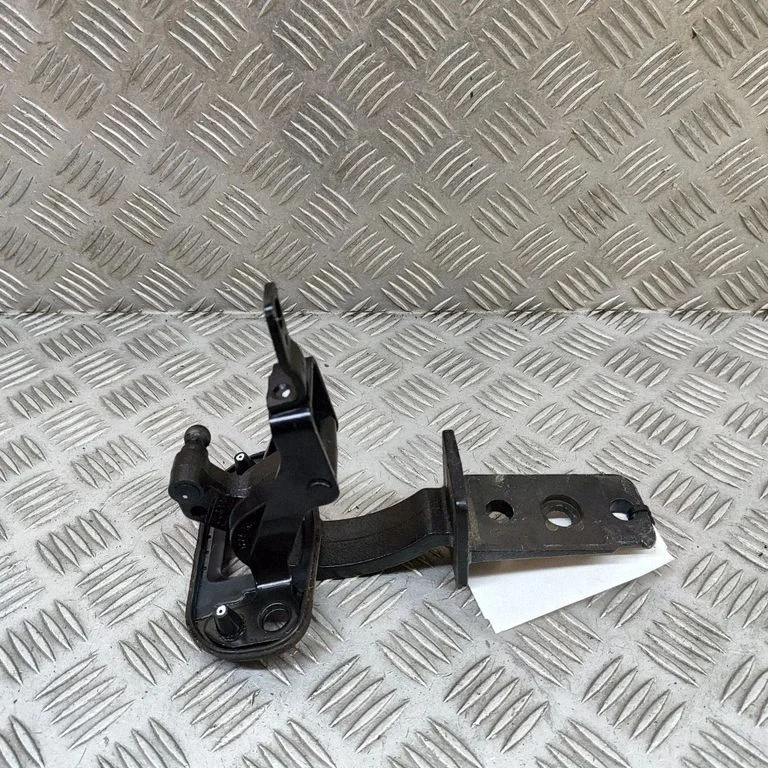 Tailgate/trunk/boot hinge – Volvo V70 (2008-2013)