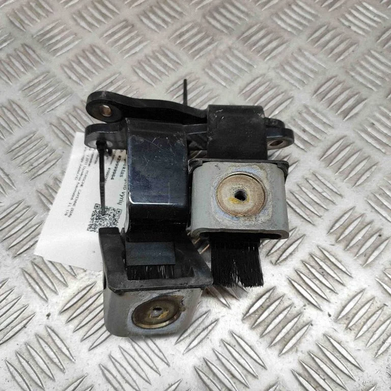 Tagaluugi hing 7P5827301B