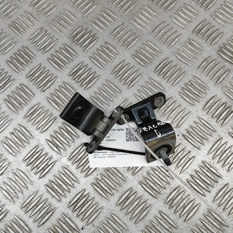 Aizmugurējā vāka eņģe (-es) 8U0827300D