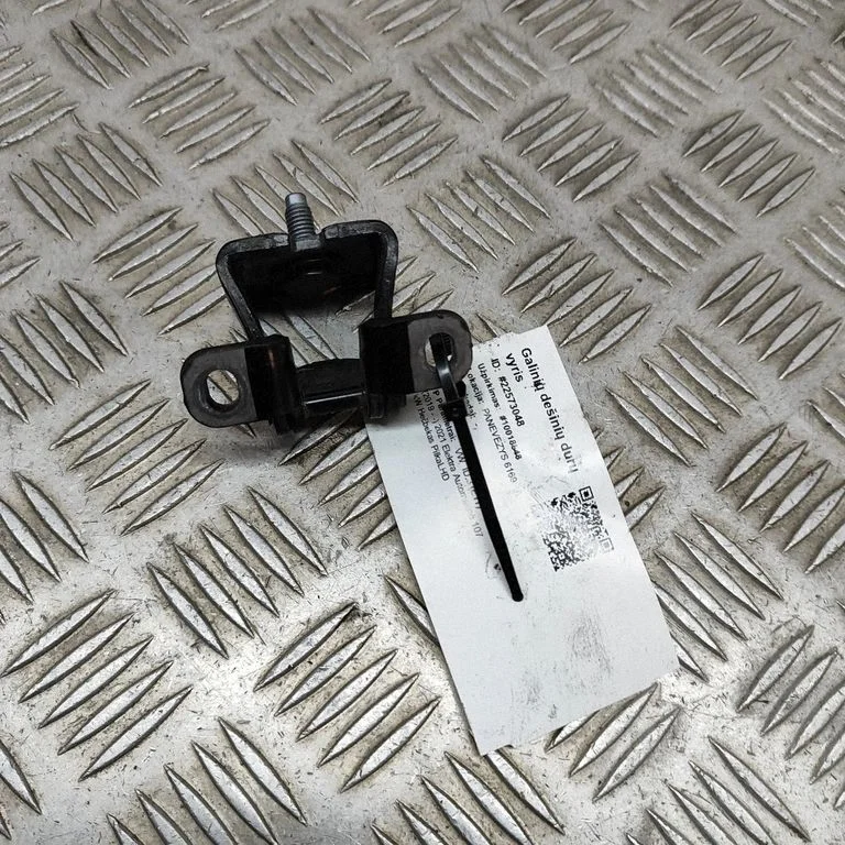 Zawiasy klapy bagażnika 10A827301A