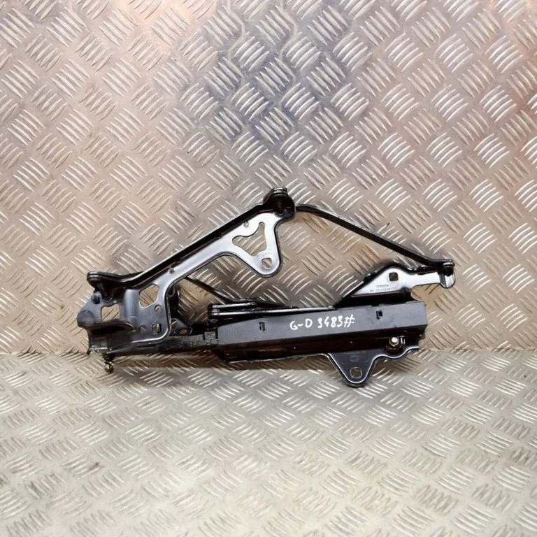 Tailgate/trunk/boot hinge 09166636 – Volvo C70 (2006-2010)