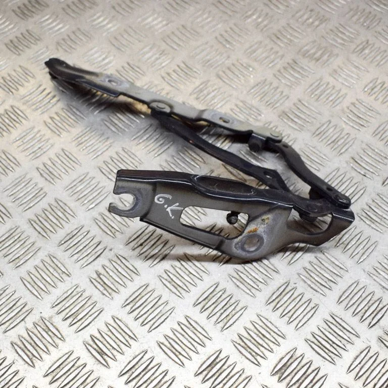 Aizmugurējā vāka eņģe (-es) 7304557