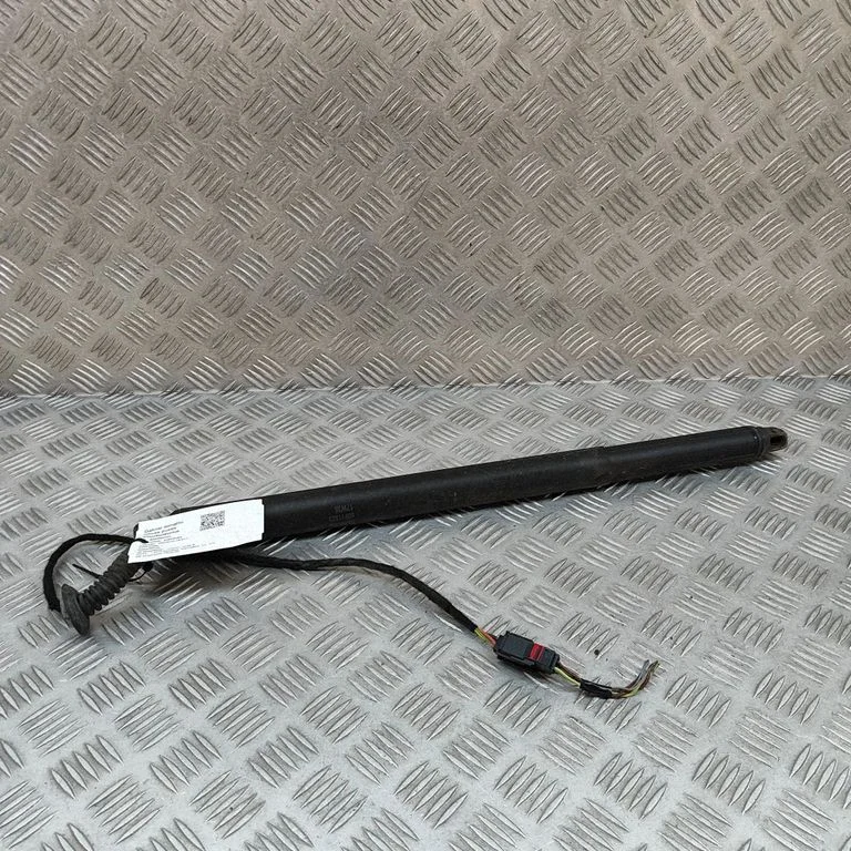Aizmugurējā vāka amortizators 31455984