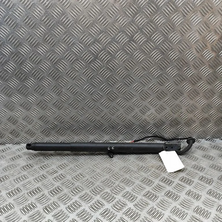 Aizmugurējā vāka amortizators 81770D9100