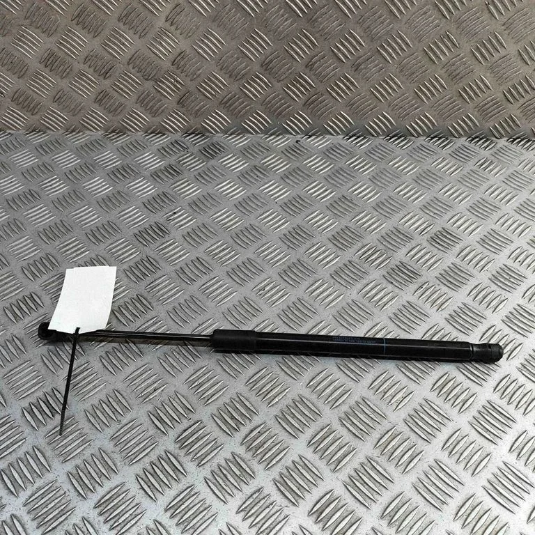Siłownik (sprężyna gazowa) klapy bagażnika 8S8827552C