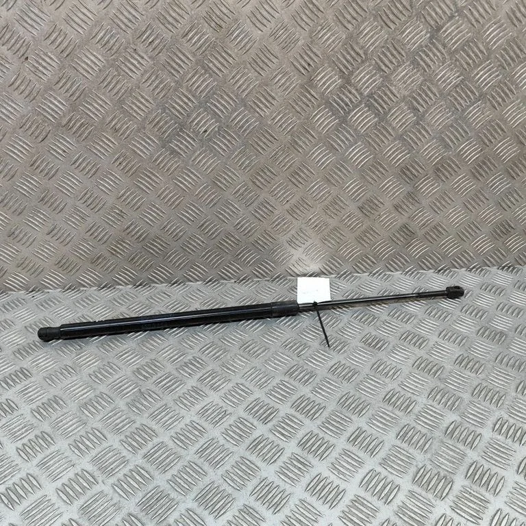 Siłownik (sprężyna gazowa) klapy bagażnika A4479800264