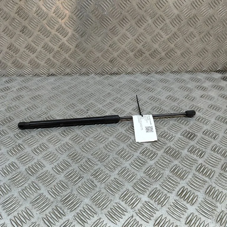 Tailgate/trunk strut/damper – Audi A1 (2018-)